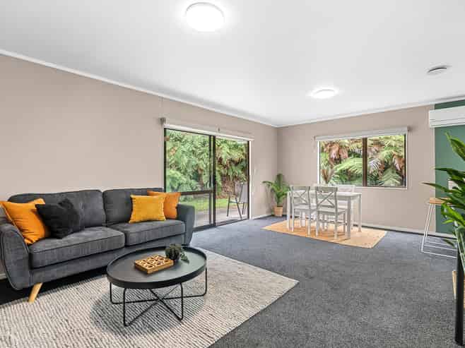 6b Waterloo Place, Westown