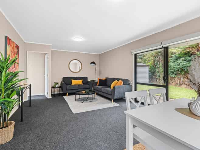 6b Waterloo Place, Westown