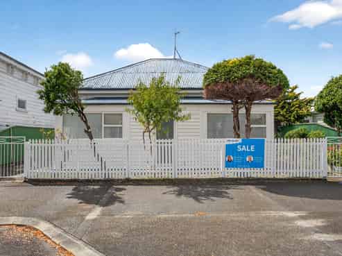 69 Holloway Street, Carterton