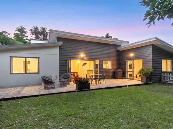 6 Domain Lane, Mangere Bridge