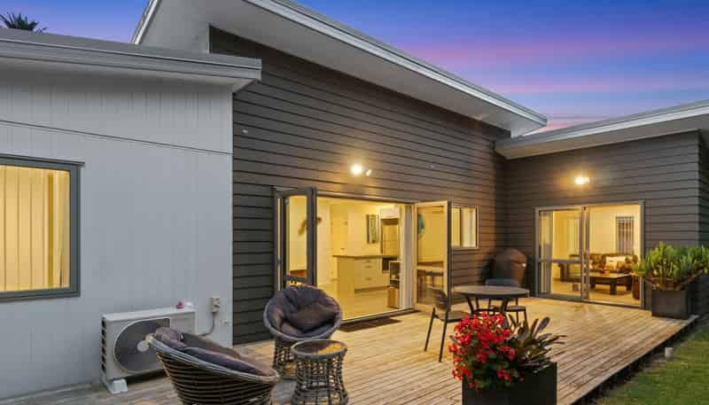 6 Domain Lane, Mangere Bridge
