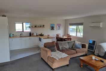 300B Williamson Road, Whangamata