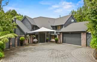 38 Brooklands Road, Brooklands