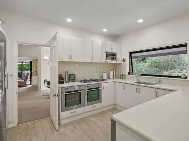 38 Brooklands Road, Brooklands