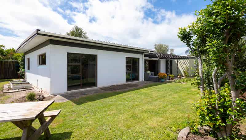 323 Stout Street, Riverdale