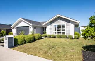 8 Oakdale Grove, Richmond