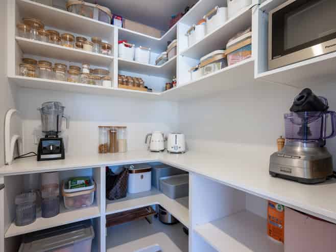 8 Oakdale Grove, Richmond