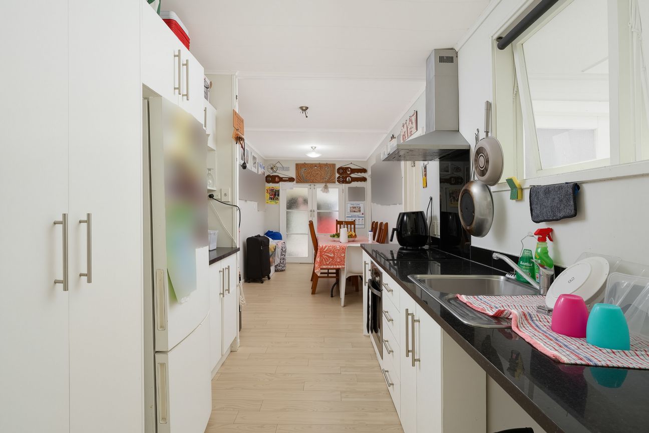 Home & Income on 1100+ sqm. $1315/week rent - Więcej