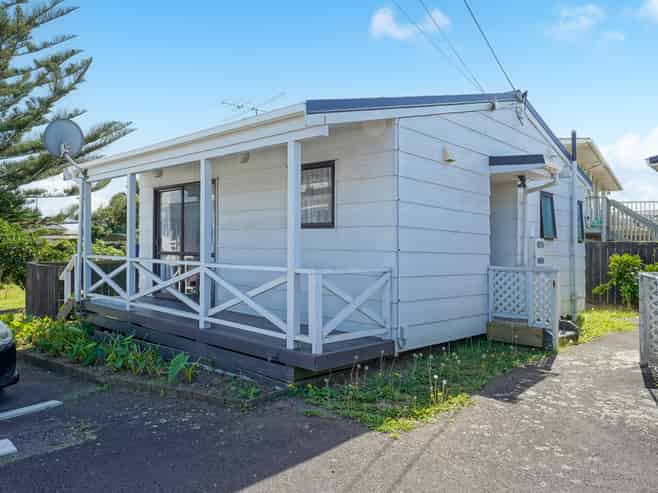 52 Robertson Road, Mangere East
