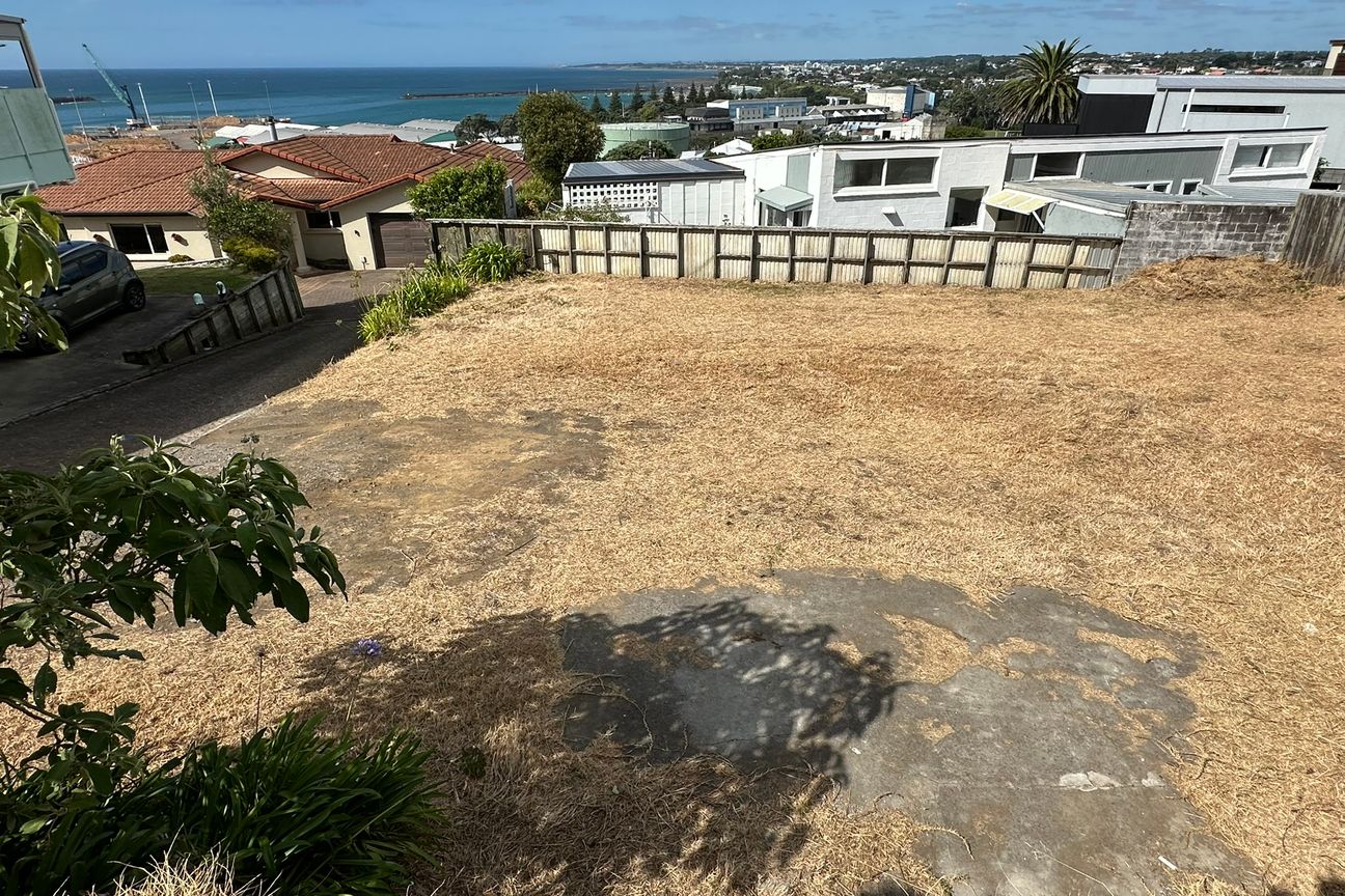 Combine Contemporary Architecture and Coastal Views - Vista 4