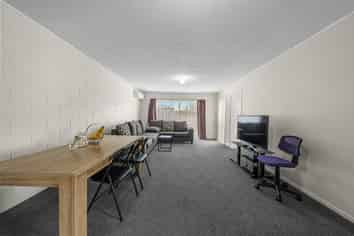  407 West Coast Road, Glen Eden