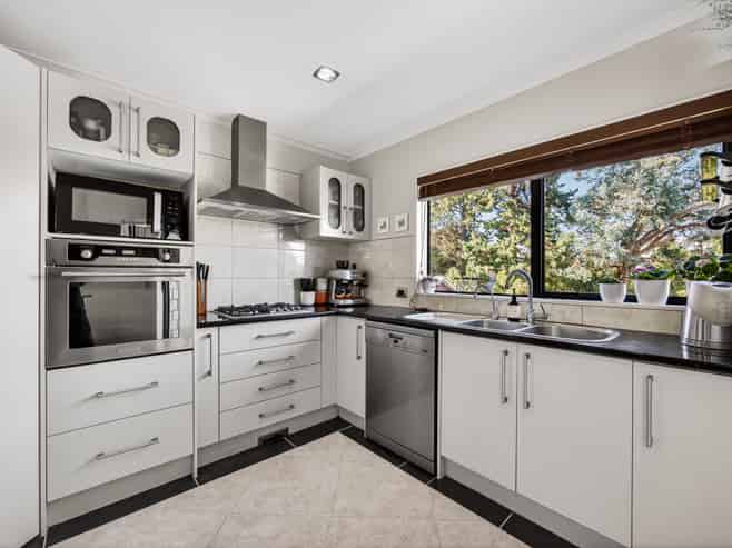 20B Puketitiro Street, Glen Eden