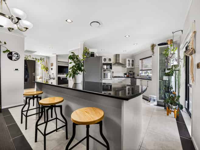 20B Puketitiro Street, Glen Eden