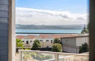 302/4 Reads Quay, Gisborne