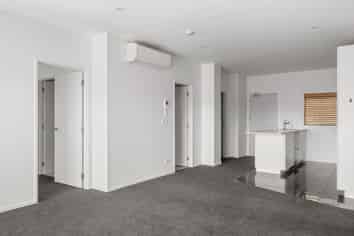 302/4 Reads Quay, Gisborne