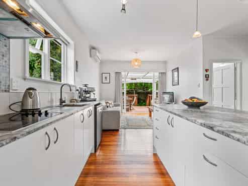 12 Achilles Crescent, Devonport