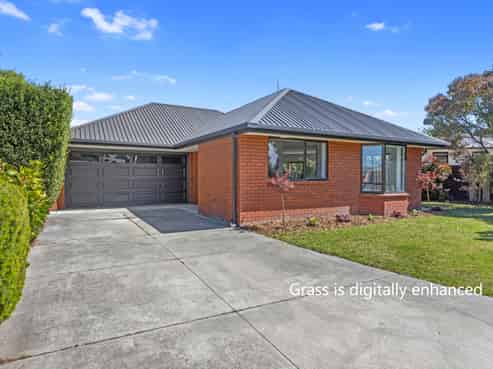 33 Royal Park Drive, Parklands
