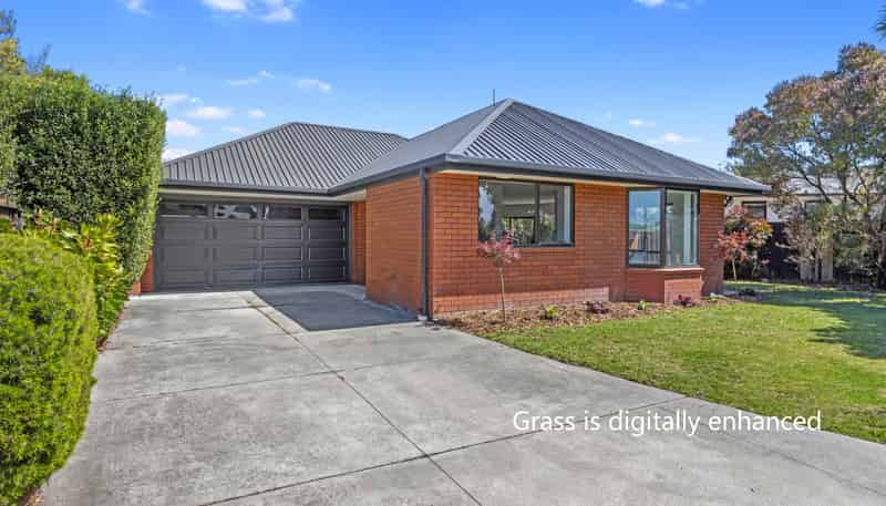 33 Royal Park Drive, Parklands