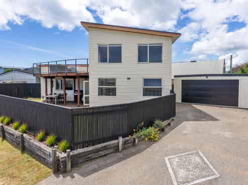 1 Frances Street, Waikanae Beach