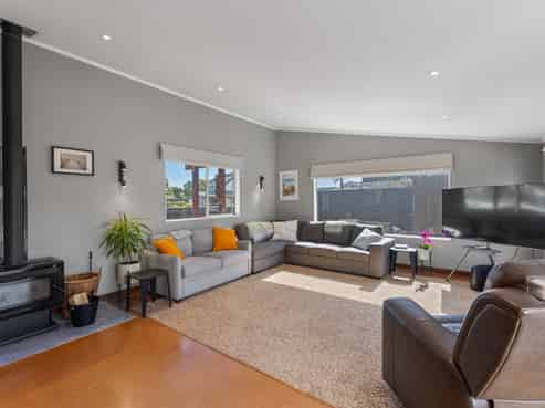 1 Frances Street, Waikanae Beach