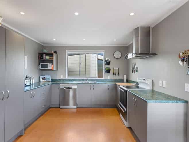 1 Frances Street, Waikanae Beach