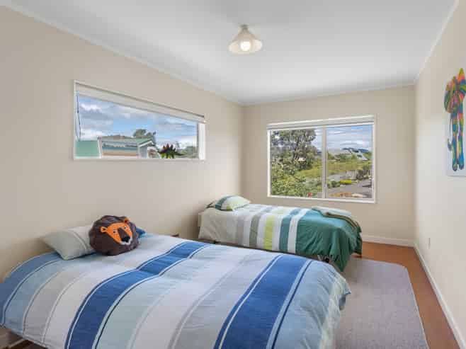 1 Frances Street, Waikanae Beach