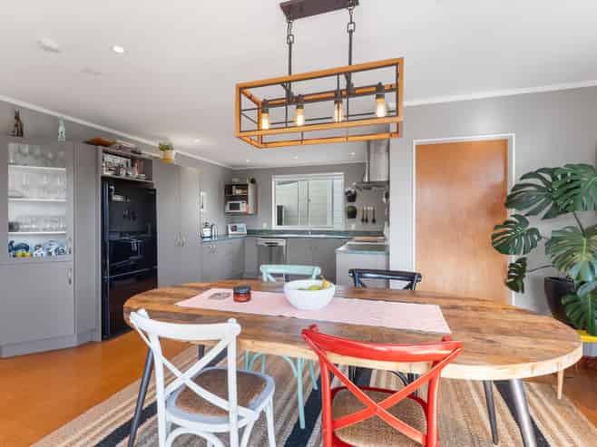 1 Frances Street, Waikanae Beach