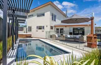 1 Frances Street, Waikanae Beach