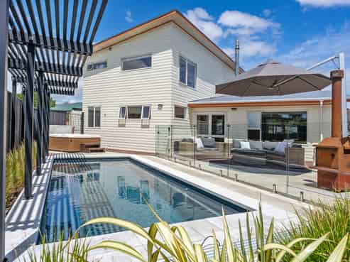 1 Frances Street, Waikanae Beach