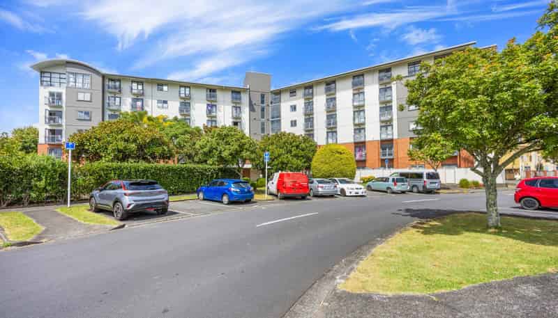 5K/10 Crown Lynn Place, New Lynn
