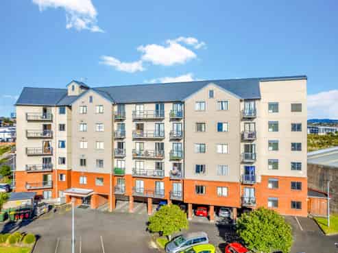 5K/10 Crown Lynn Place, New Lynn