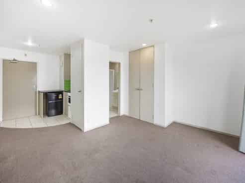 5K/10 Crown Lynn Place, New Lynn