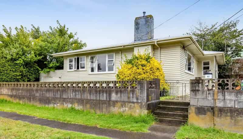 61 Collins Street, Hawera