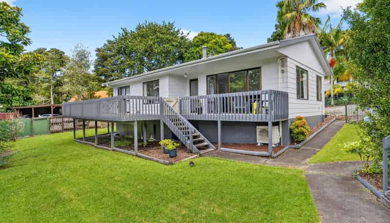 8 Wirihana Road, Titirangi