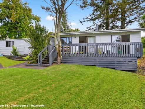 8 Wirihana Road, Titirangi