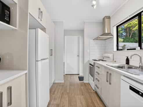 8 Wirihana Road, Titirangi