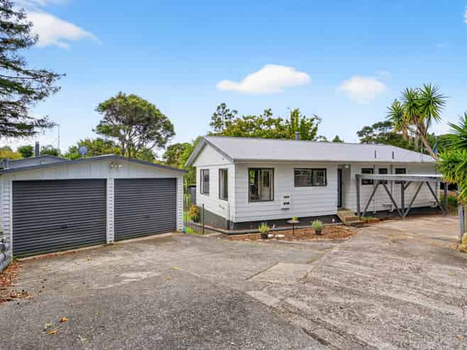 8 Wirihana Road, Titirangi