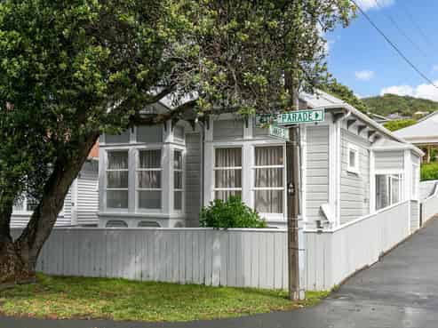 68 The Parade, Island Bay
