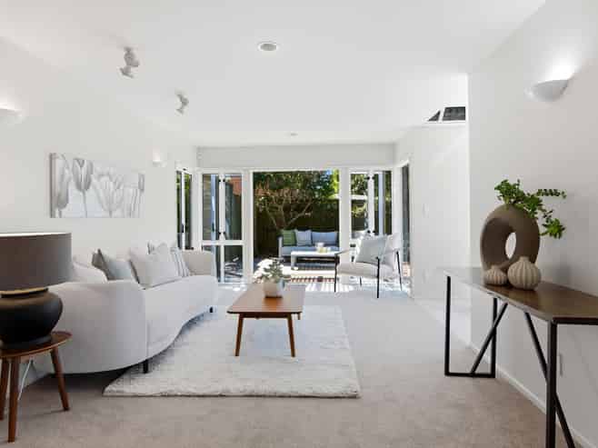 2/99 Hebron Road, Waiake