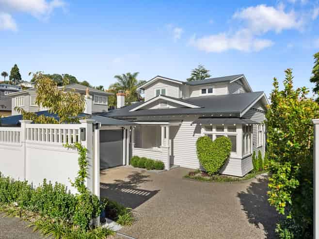 1 Cedar Road, Epsom