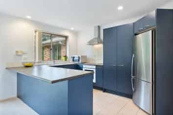 32 Lomas Way, Albany