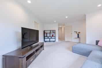 32 Lomas Way, Albany