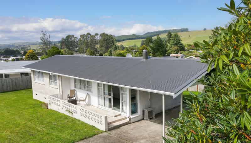 1 Bay Grove, Pukehangi