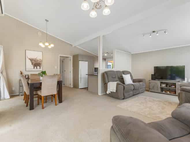7A & 7 Gleneagles Grove, Wattle Downs