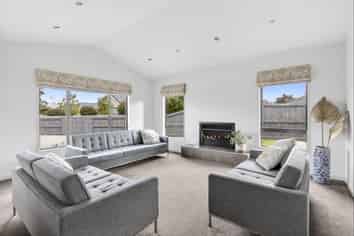 65 Oaklands Drive, Cambridge