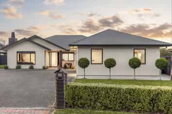 65 Oaklands Drive, Cambridge