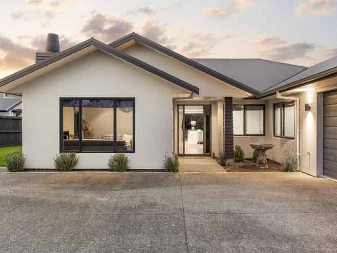 65 Oaklands Drive, Cambridge