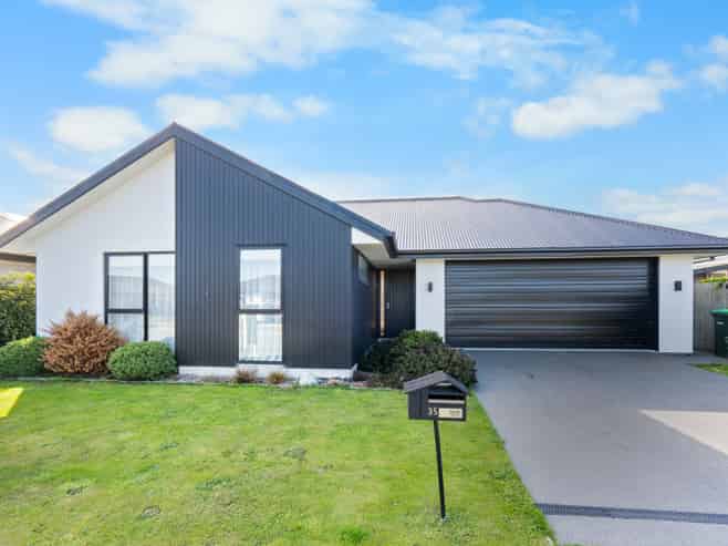 35 Nicolau Avenue, Rolleston