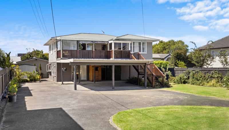 9 Stokes Avenue, Te Atatu Peninsula