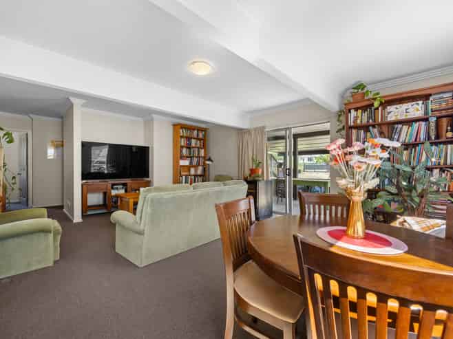 9 Stokes Avenue, Te Atatu Peninsula